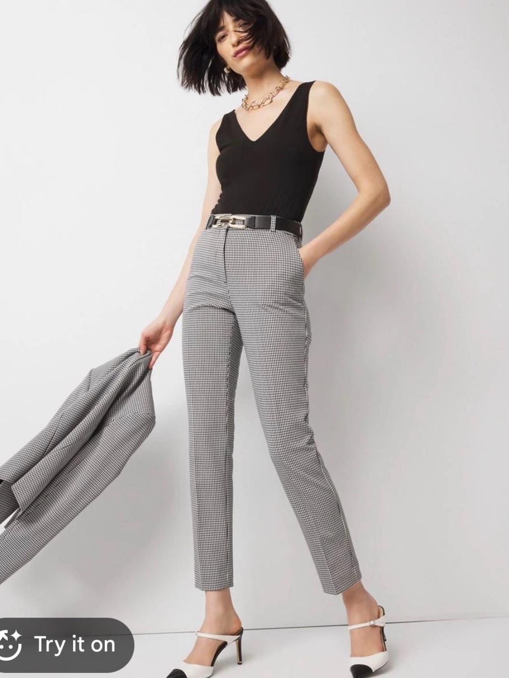 Women's Black V-Neck Tank & Houndstooth Ankle Pants Set